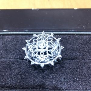 L eslie Green cocktail ring size 6.5.